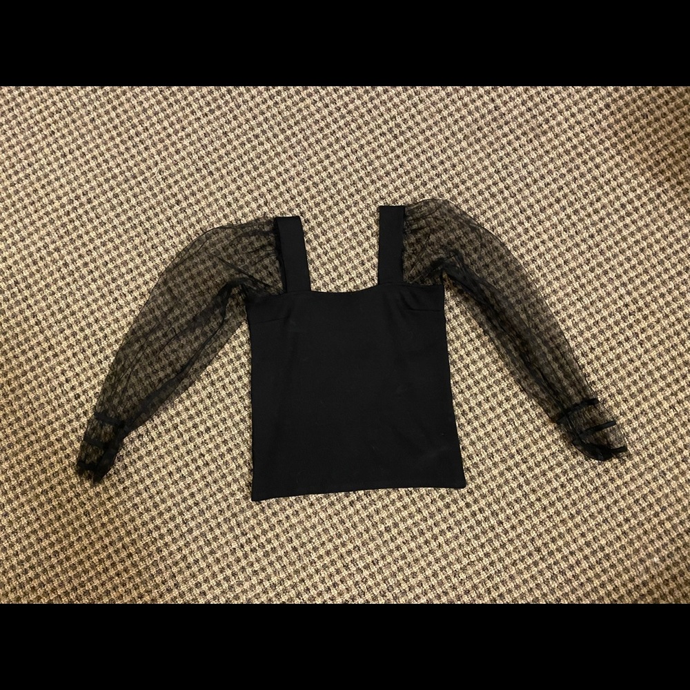 ISABELLA black blouse. Tight fit. Mesh sleeves. Size Xs